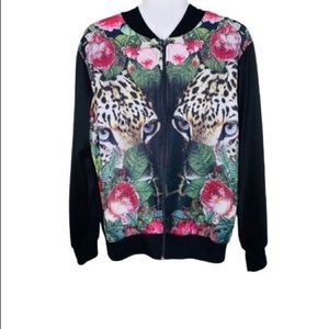 💪🏽Floral and animal print on black jacket